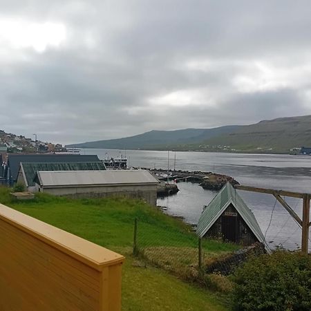 Det Lille Gule Hus Villa Trongisvágur Buitenkant foto