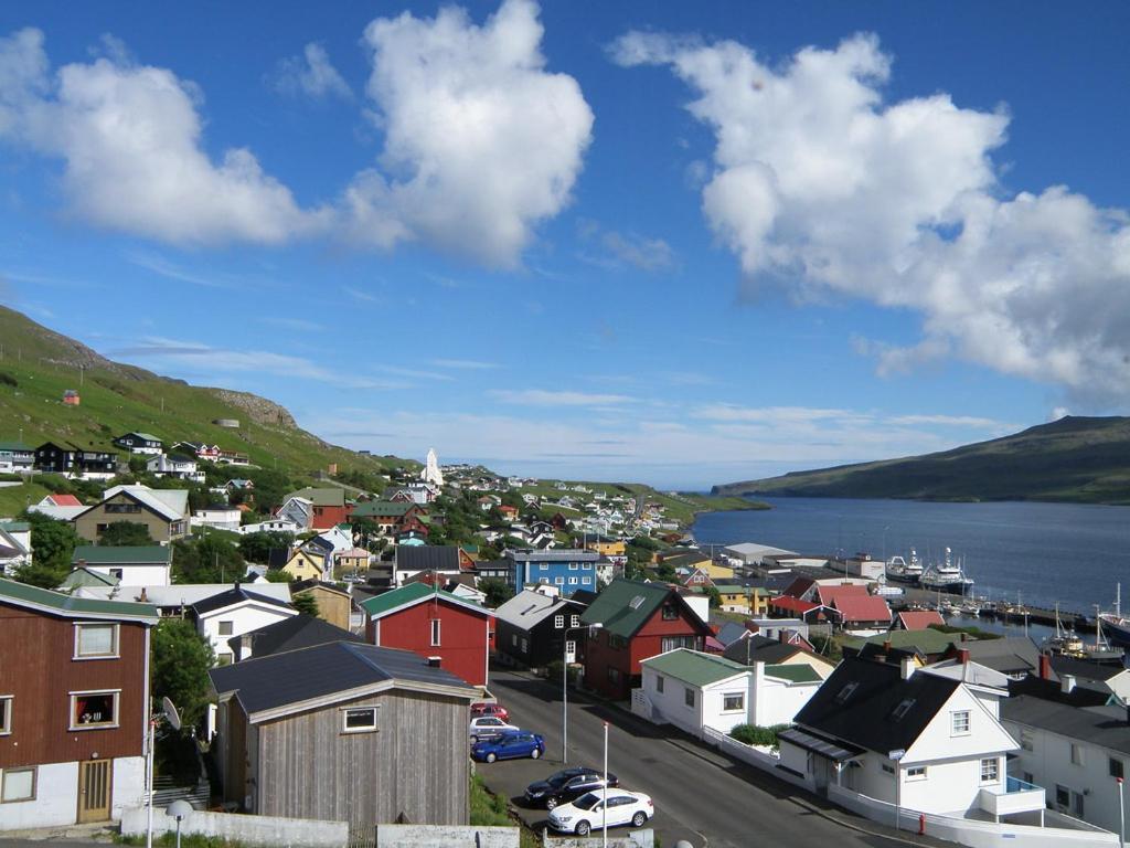 Det Lille Gule Hus Villa Trongisvágur Buitenkant foto