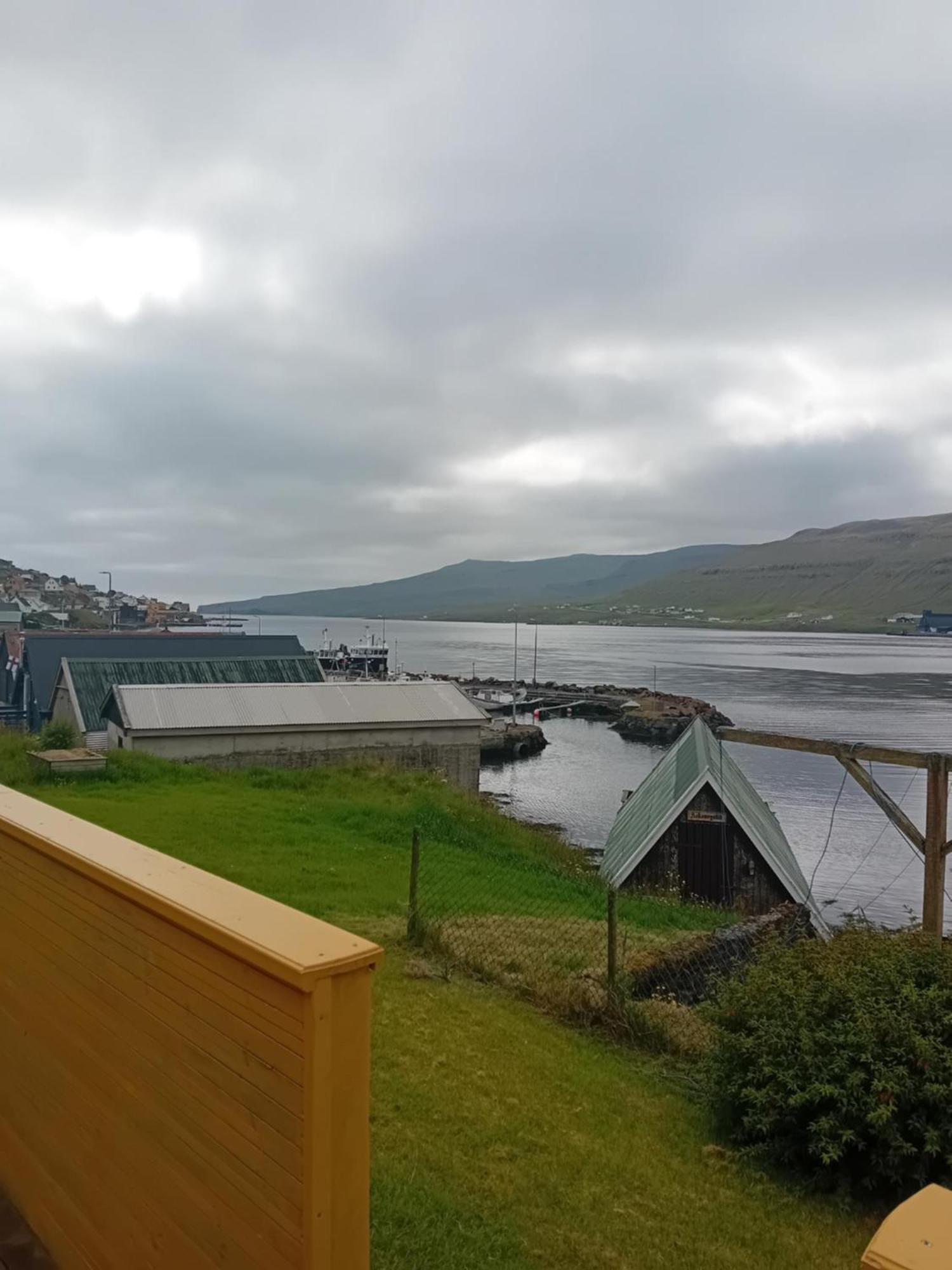 Det Lille Gule Hus Villa Trongisvágur Buitenkant foto
