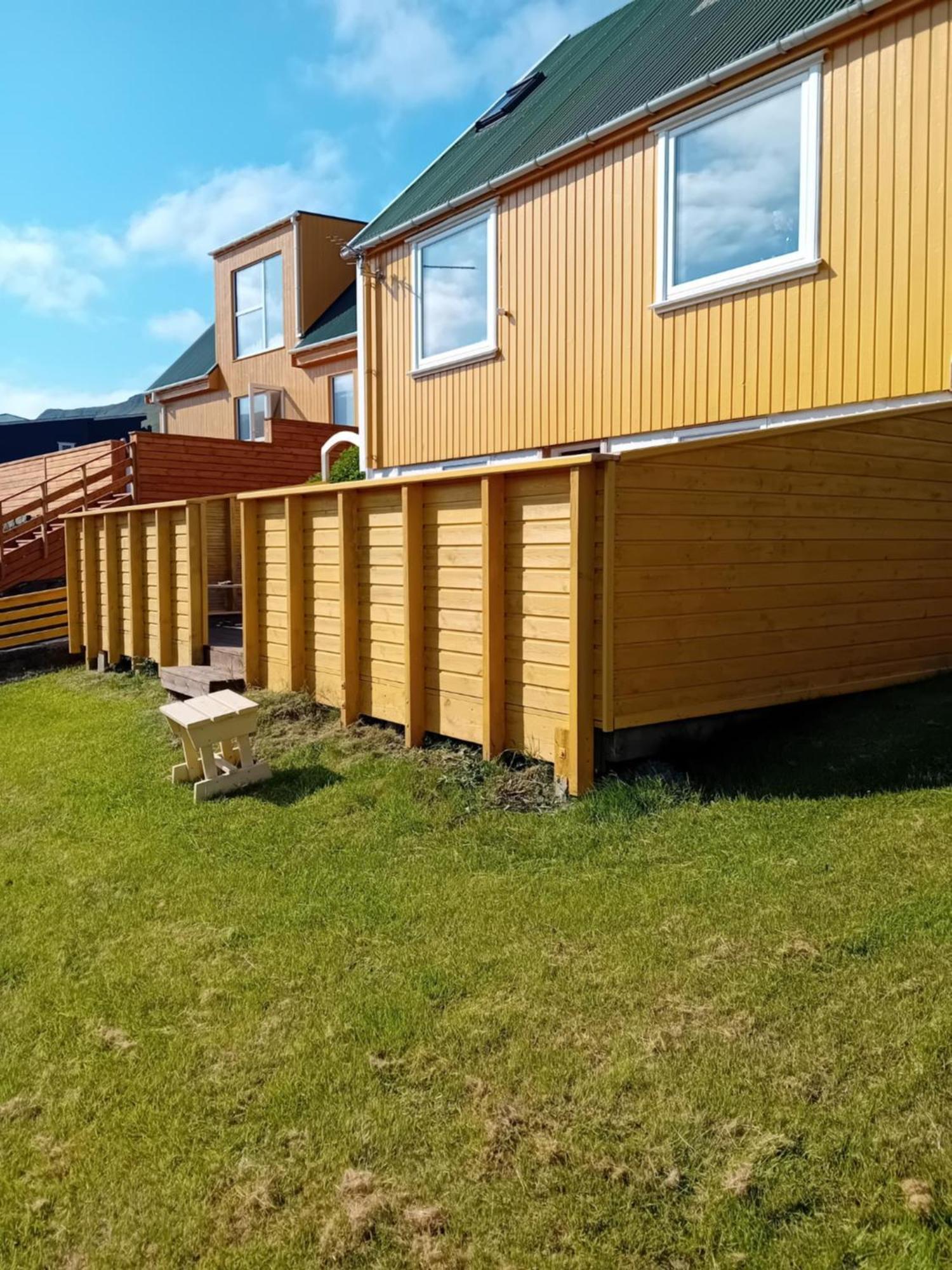 Det Lille Gule Hus Villa Trongisvágur Buitenkant foto
